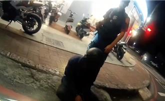 男違規遭警攔下心虛狂冒汗　原來身上有「這東西」