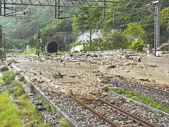 余震不断逢大雨 北迴线和仁⇆崇德双向不通
