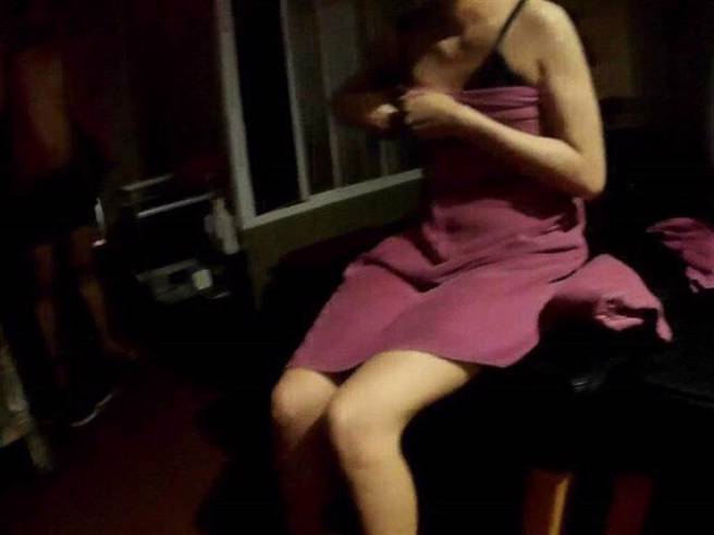 一名16岁少女「下海后」凭藉靓丽的外貌、姣好的身材，一跃成为应召站的红牌，集团却「不舍放人上岸」下场惨了。（图仅示意 / 中时资料照）