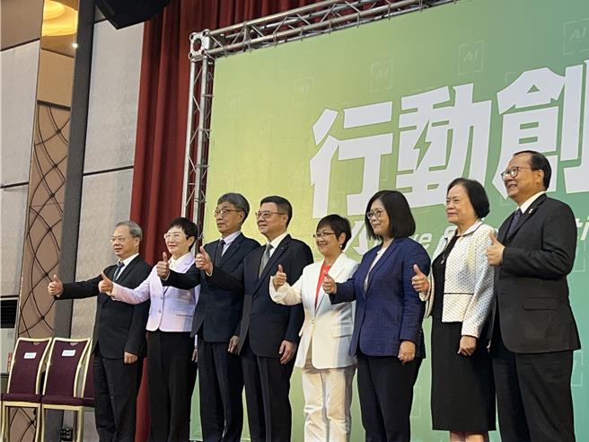 蓝营指郑丽君夫赚红钱 卓荣泰：对她及其家族，我们充满感激。曾薏苹摄