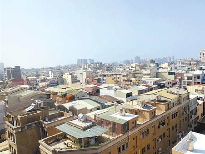 台南市30年以上老屋逾35万栋，台南市政府积极推动危老重建。（本报资料照片）