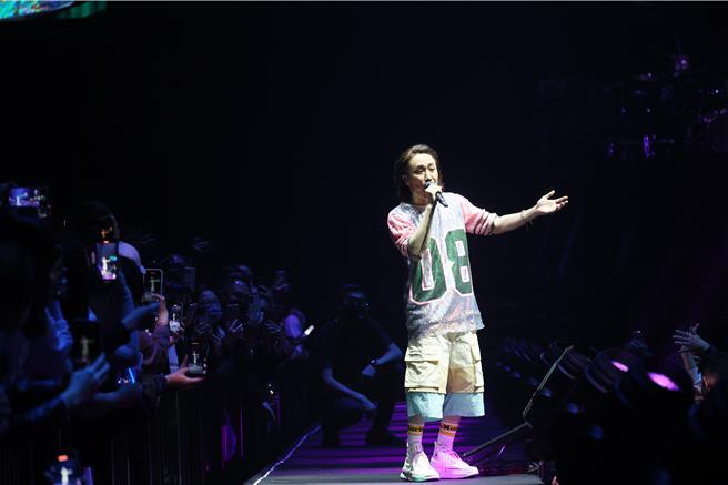 郑中基巡迴演唱会今宣布将在高雄加场演出。（宽宏艺术提供）