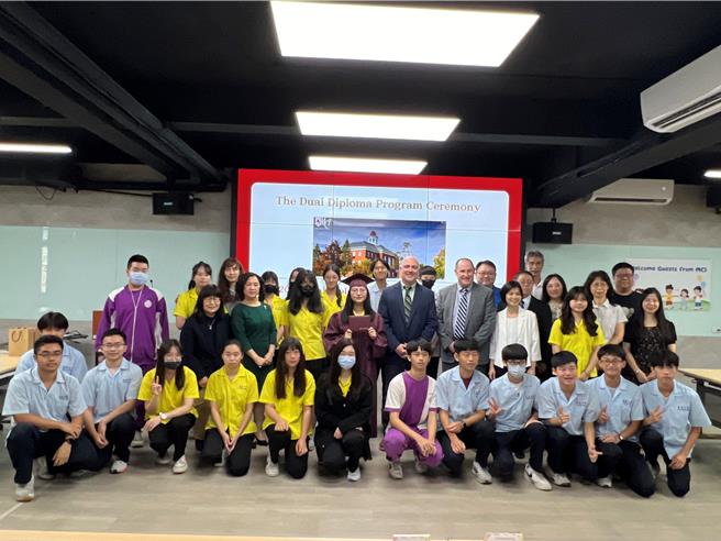 苗栗县推高中双联制。（苗栗县政府提供／李京升苗栗传真）