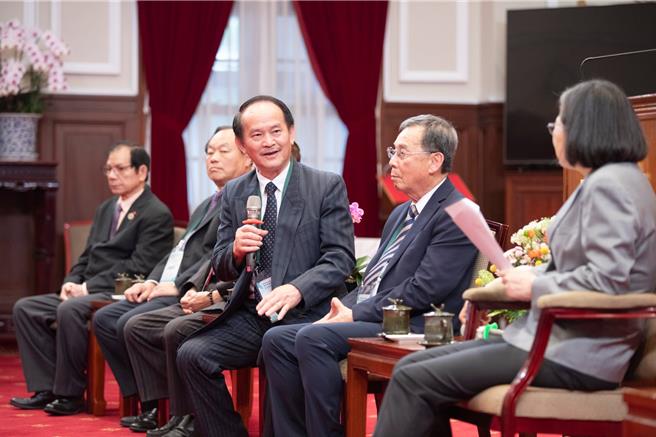 蔡英文总统今（23日）上午接见越柬寮华人访问团。（总统府提供）