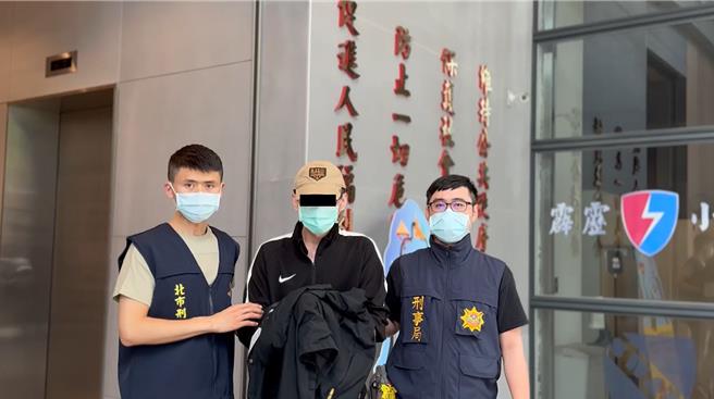 警方将撰写抢票程式的姚嫌逮捕送办。（翻摄照片／林郁平台北传真）