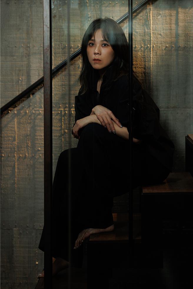 蔡健雅推出新歌〈芬兰距离〉。(亚神音乐提供)