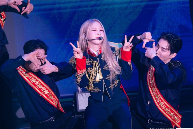 玟星出道10年首次举行个人世界巡迴演唱会。（希林国际提供）