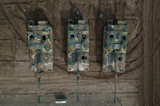 韩国K9自走炮2023年3月在波兰军演亮相。（资料照／路透）