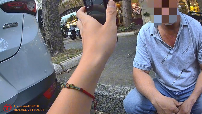 越籍移工逃五年，遇警盘查拔腿狂奔100米仍遭逮。（翻摄画面）