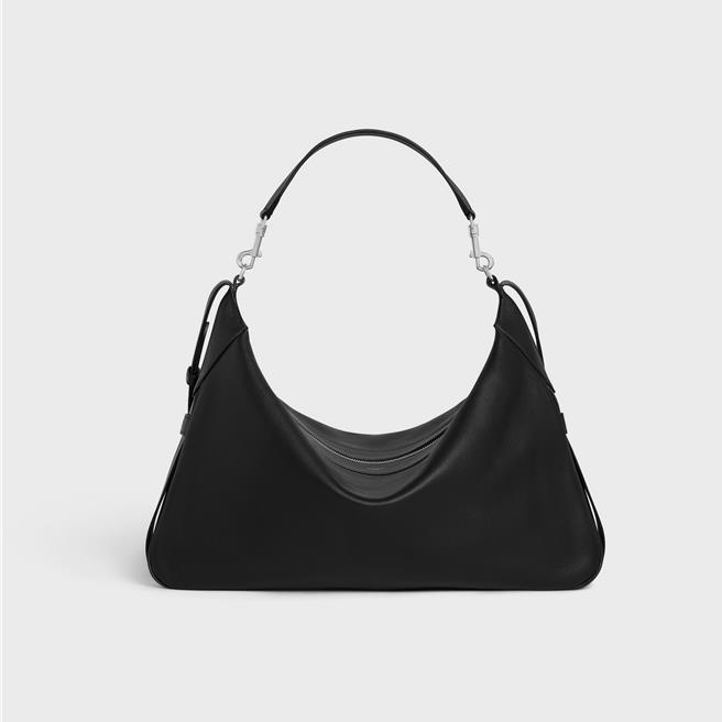 朴宝剑热爱款！Celine柔软牛皮革大型ROMY手袋，售价13万元。（Celine提供／黄唯淯台北传真）