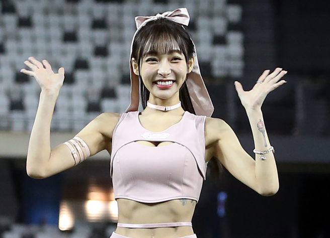 林襄今年2月宣布跳槽到味全龙改当小龙女。（图／中时资料照）