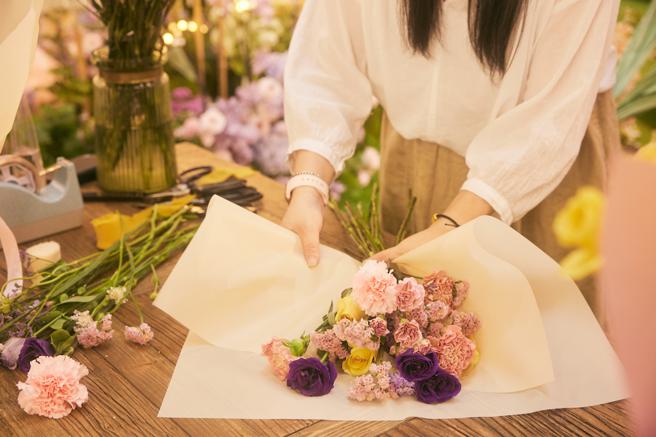 台北101康乃馨快闪花坊，4月底前推出早鸟价。（台北101提供）