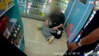 直擊外籍男超商內行竊 熱心民眾助警逮人