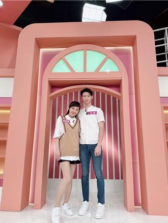 和家馨帥兒「超高顏值」曝光 爆料媽媽控制狂：去超商也要管