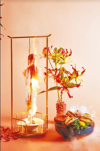 這一鍋透抽火焰秀端上桌