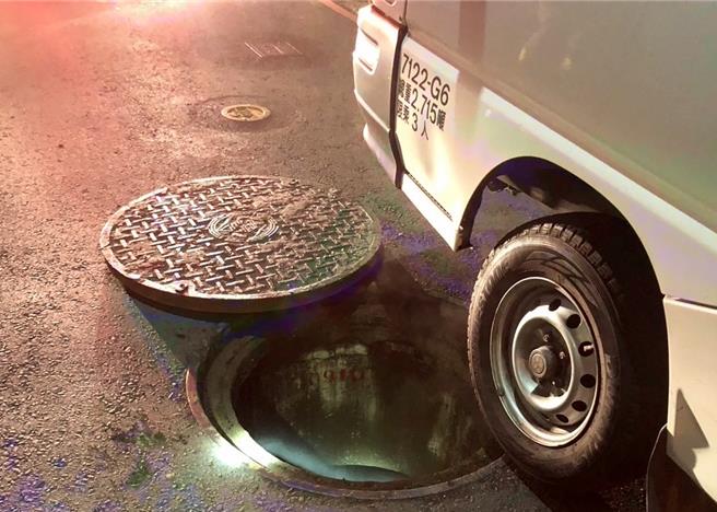 高雄新興區渤海街、開封路、中正三路、民族二路等一帶停電，總計420戶受影響，台電緊急派員搶修。（台電提供）