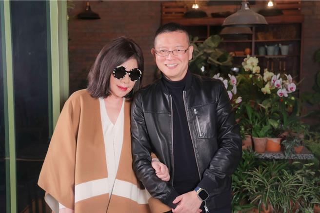 陳文茜（左）跟孫大千相識25年。（Yahoo TV 《茜問》提供）