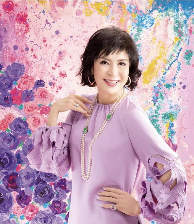 「最美主持人」白嘉莉擅長繪畫，累積相當多美麗的作品。（蔡榮豐提供）