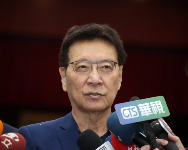 前中廣董事長趙少康（圖）24日舉行「推動核子反應器設施延役條例草案」記者會，會前受訪。（劉宗龍攝）