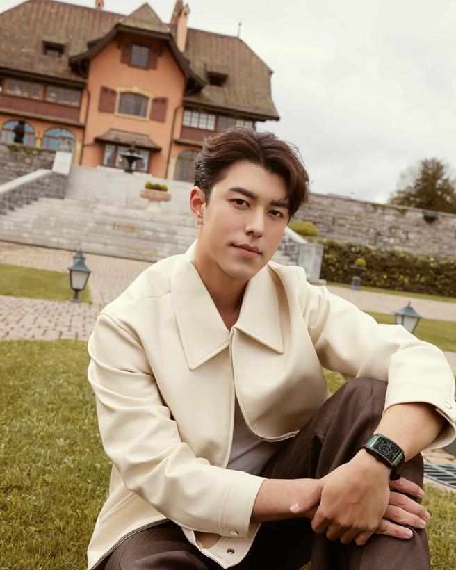 泰國男星Nine搶先佩戴Franck Muller Long Island Evolution Master Jumper三重瞬跳鈦金屬腕表，316萬 8000元。（擷自IG）