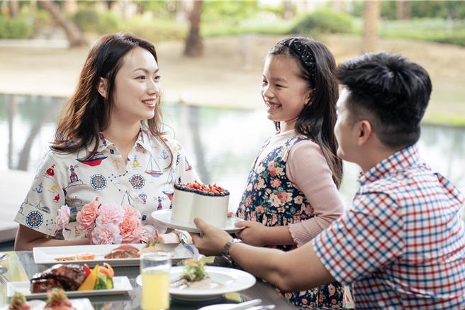 台南大員皇冠假日酒店3間餐廳推出「我愛媽咪 情意濃」專案，滿足不同喜好的媽咪。（台南大員皇冠假日酒店）