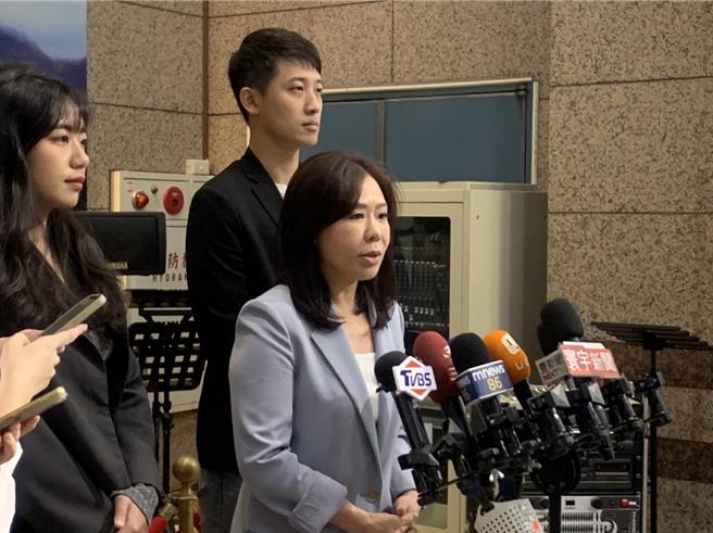 國民黨文傳會主委李彥秀今在中常會後受訪。（張薷攝）