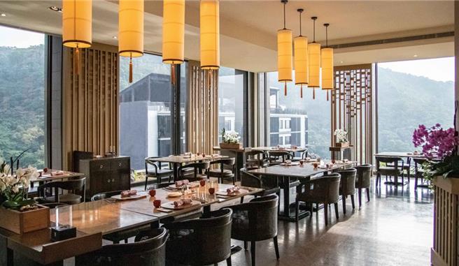 「雍翠庭」于台式料理的传统框架中融合法国菜的技法与元素，展现全新思维并保留食材原味，曾入选米其林指南餐厅。(北投丽禧温泉酒店提供)