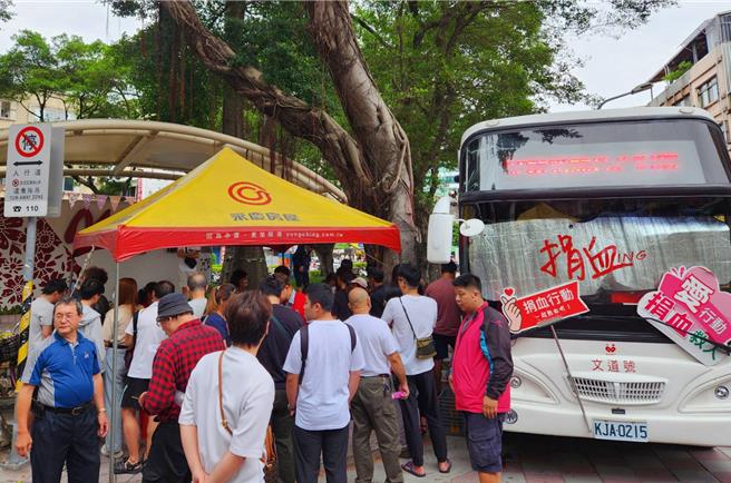 台北凱達大飯店與台北捐血中心持續推出「捐血送餐券」的活動。（台北凱達大飯店提供）