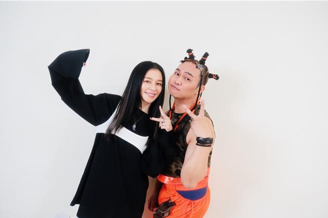 徐若瑄推出新專輯，日前二度上那那大師節目宣傳。（小鋼砲娛樂提供）