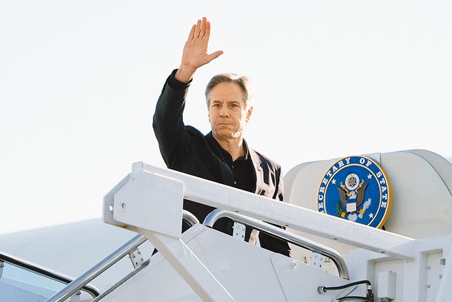 美国国务卿布林肯飞往大陆。（路透）