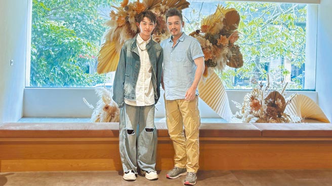 范逸臣（右）和楊博智戲裡療癒彼此。（客台提供）