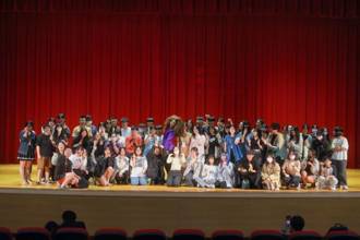 变装皇后蔷薇暨大演讲 分享性别认同歷程