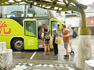 提高經營意願 偏鄉客運擬開放載貨