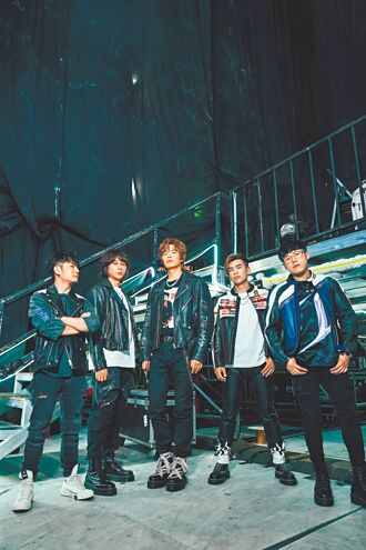 八三夭巡演 阿璞房間忙見客