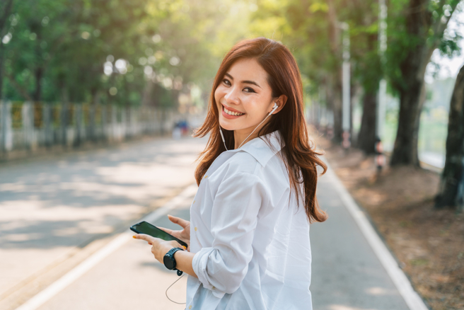 天蝎、狮子、双子3星座女拥有独特魅力，也善于经营感情生活，容易引起异性的关注和暗恋。（示意图：shutterstock／达志）