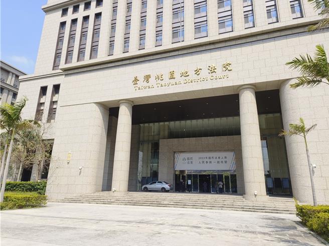 曾參選桃園市議員的趙宏勳涉嫌以每份200元為代價，為當時尋求獨立參選的鴻海創辦人郭台銘收購連署書。桃園地方法院審理，趙宏勳處有期徒刑1年2月、併科罰金120萬元、緩刑3年，並向公庫支付20萬元、法治教育3場。