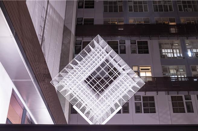 刘炯朗馆入口处公共艺术「All in One」。（清大提供／王惠慧新竹传真）