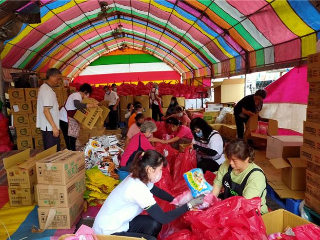 0403花莲大地震酿严重死伤，高雄道德院主神太上道祖日前发炉，指示联合全台上百家宫庙，4月26日至28日举办3天花莲强震超渡法会。（柯宗纬翻摄）