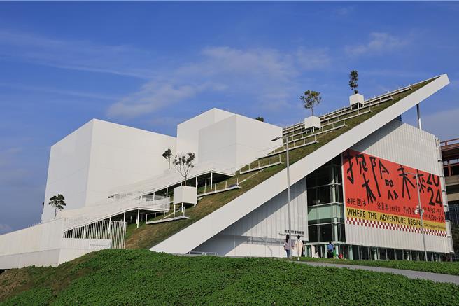 儿童美术馆试营运以来人潮络绎不绝，吸引6万人次参观，议员认为对提升整体文化及儿童美术水准有很大帮助。（文化局提供／蔡依珍桃园传真）