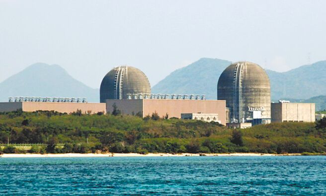 核三廠2號機即將除役，缺電問題勢必更嚴重。圖為核三廠。（本報資料照片）