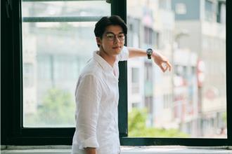 許光漢魅力無法擋！登日本雜誌封面 櫻花妹都受不了