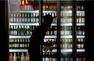 欧洲青少年饮酒吸菸比率上升 WHO呼吁加强限制