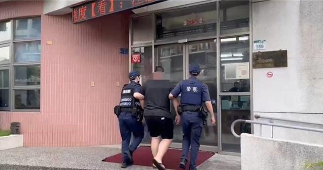 警方以車追人將陳嫌帶返所釐清，持續追緝其他疑犯，全案依傷害罪嫌積極偵辦中。（翻攝照片／林雅惠高雄傳真）