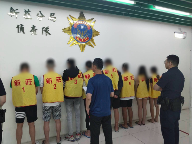 警方循线逮获安姓主嫌等8人到案。( 叶庭欣/翻摄 )