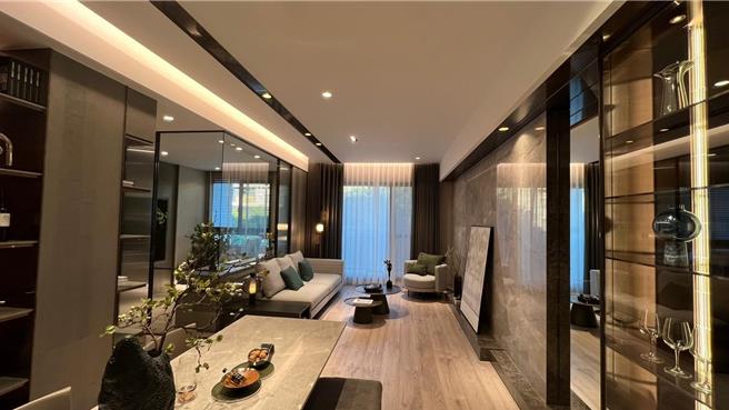 「舜元品牌会馆」近日落成，标榜「以人为本」、呈现都市主义的人文景观。（业者提供）