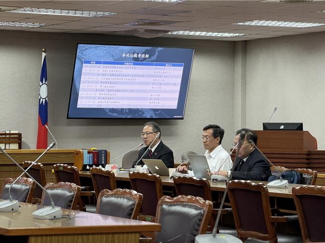 淡江大学战略研究所教授黄介正指出，透过修法，是希望禁限制水域法律效益更为明确，以有利我方宣告主张。（李奇叡摄）