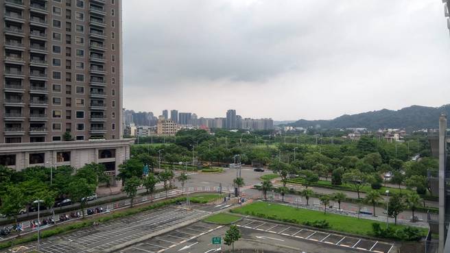 竹北高铁特区近年成购屋首选热区，成交屋龄以10-15年为大宗。(图/信义房屋 提供)