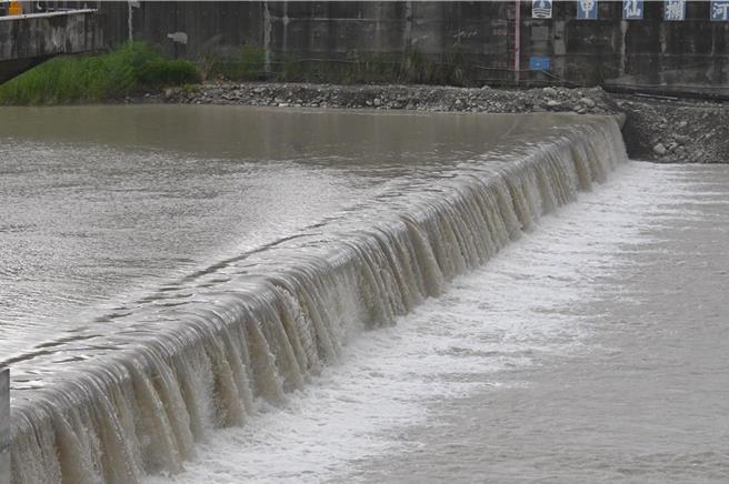 高雄目前水情無虞，圖為高屏溪攔河堰。（本報資料照片）