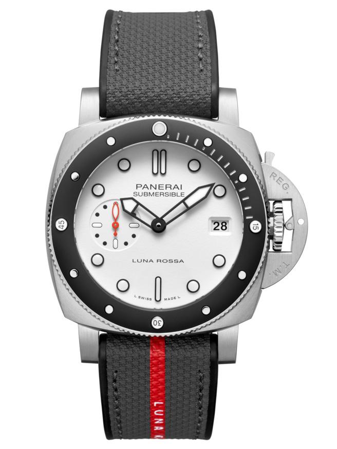 沛納海Submersible Luna Rossa PAM01579腕表，日前先在義大利專賣店販售，7月全球上市，約33萬8000元。（Panerai提供）