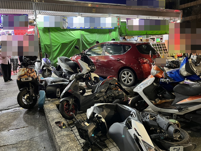 高雄市苓雅區三多一路發生一起重大車禍。（翻攝畫面）